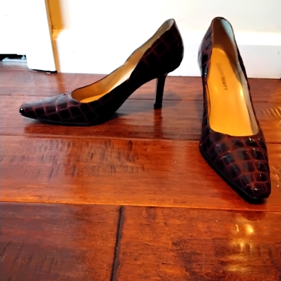 KAREN SCOTT Pumps | Leather ▪︎ Wine color - Picture 2 of 9